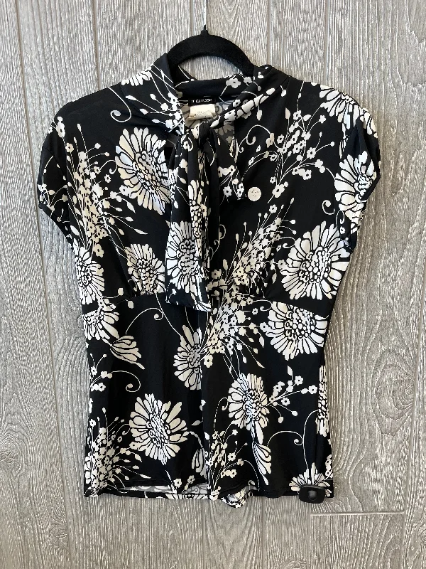 Top Short Sleeve By Maurices In Black, Size: L