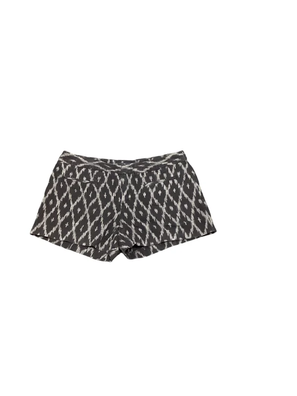 Gap Women's Short Black Print 2