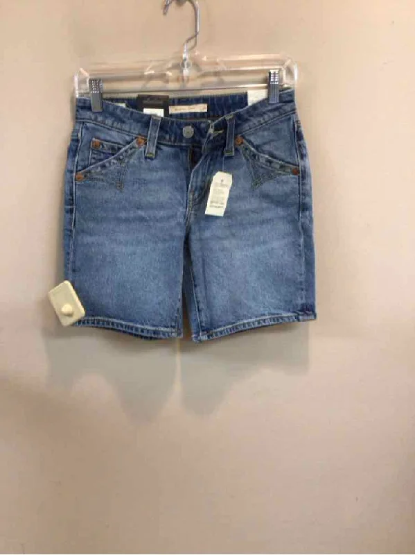 LEVI'S SIZE 25 Ladies SHORTS