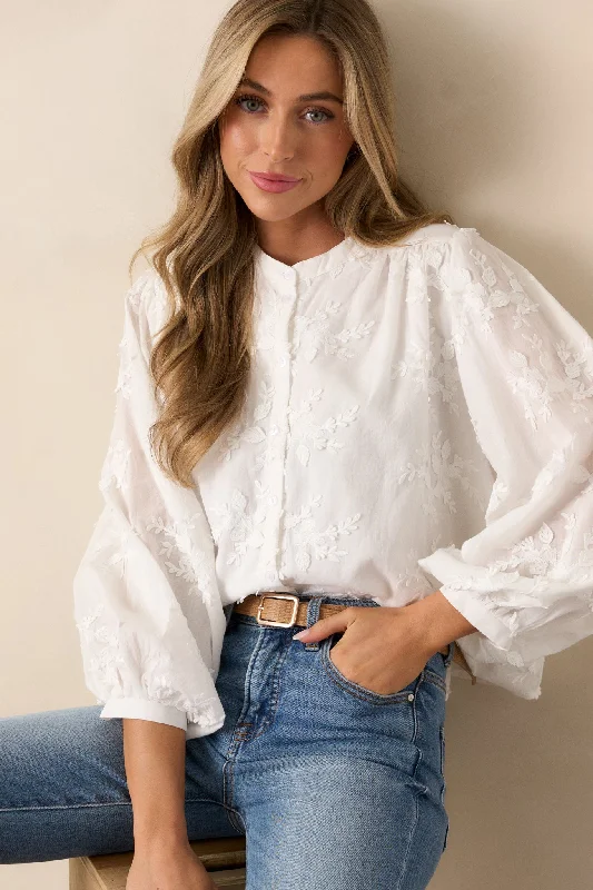 On My Own 100% Cotton White Floral Button Front Blouse