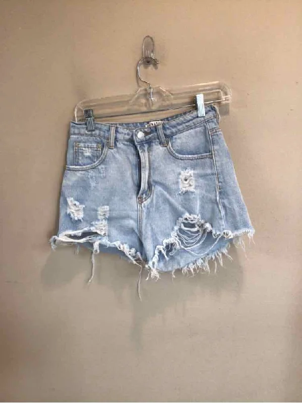 SIGNATURE 8 SIZE SMALL Ladies SHORTS