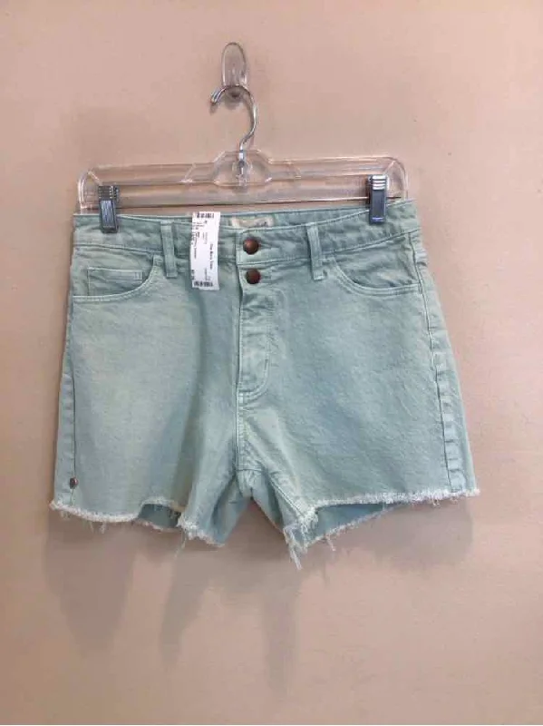 UNIVERSAL THREAD SIZE 4 Ladies SHORTS